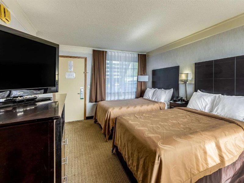 Quality Inn Lakefront Saint-Ignace Extérieur photo