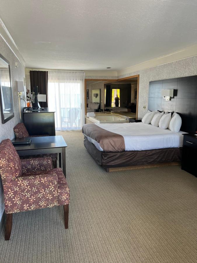 Quality Inn Lakefront Saint-Ignace Extérieur photo