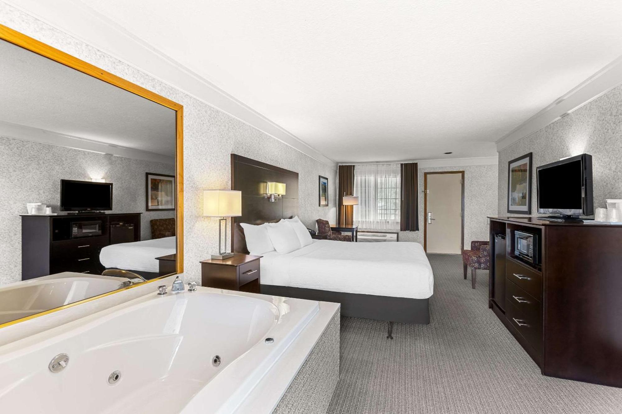 Quality Inn Lakefront Saint-Ignace Extérieur photo