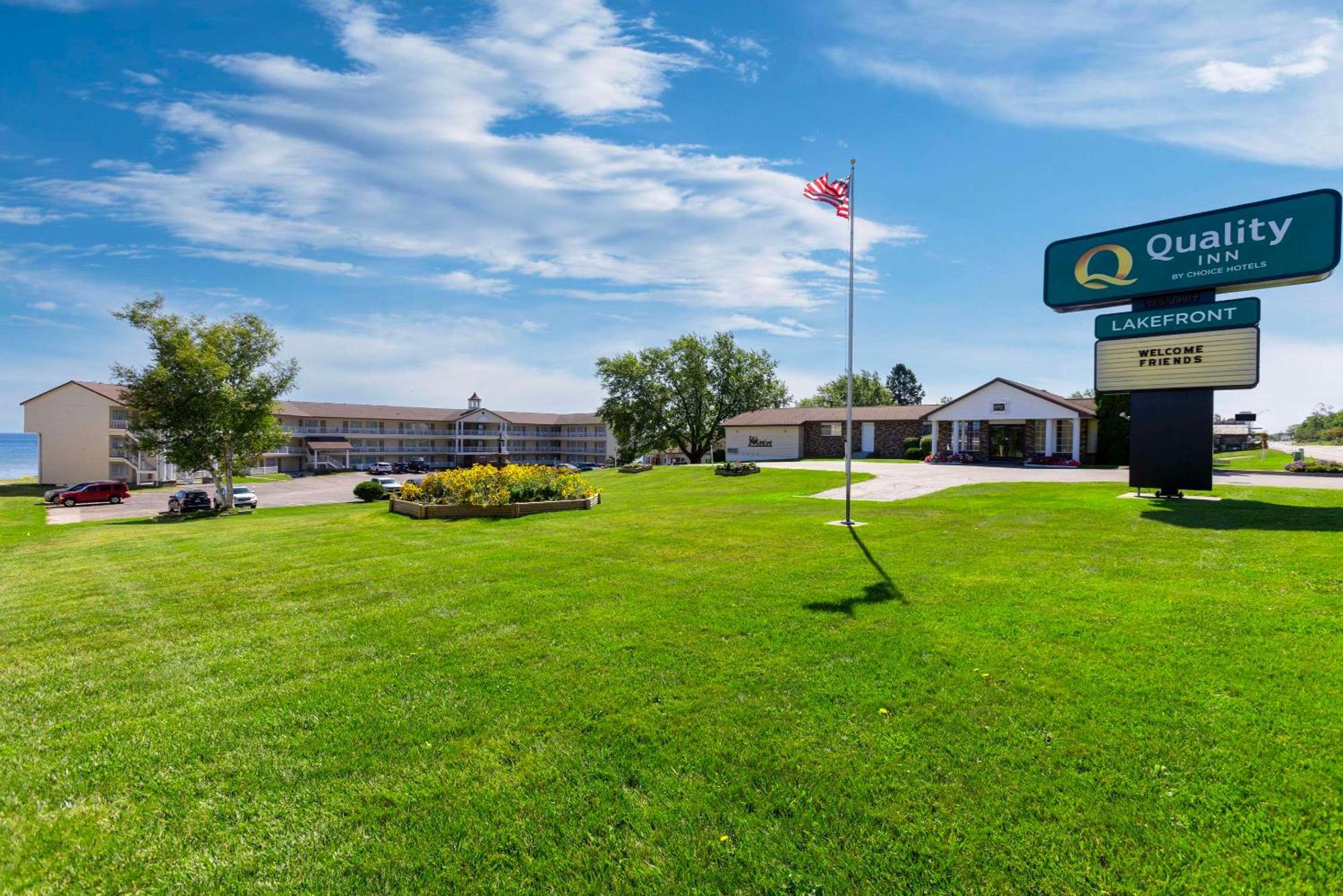 Quality Inn Lakefront Saint-Ignace Extérieur photo