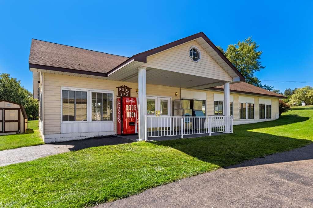 Quality Inn Lakefront Saint-Ignace Extérieur photo