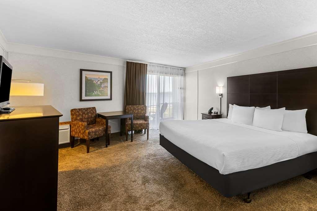 Quality Inn Lakefront Saint-Ignace Chambre photo